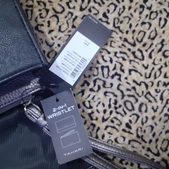 🌈NWT TAHARI WRISTLET - Picture 11 of 13